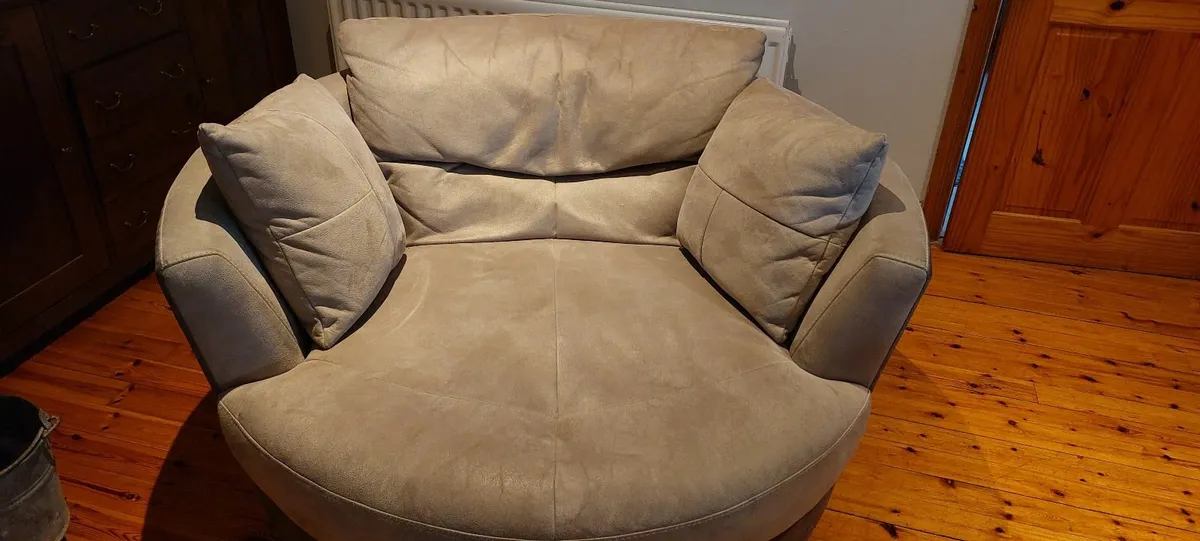 Swivel chair/Love seat - Image 4