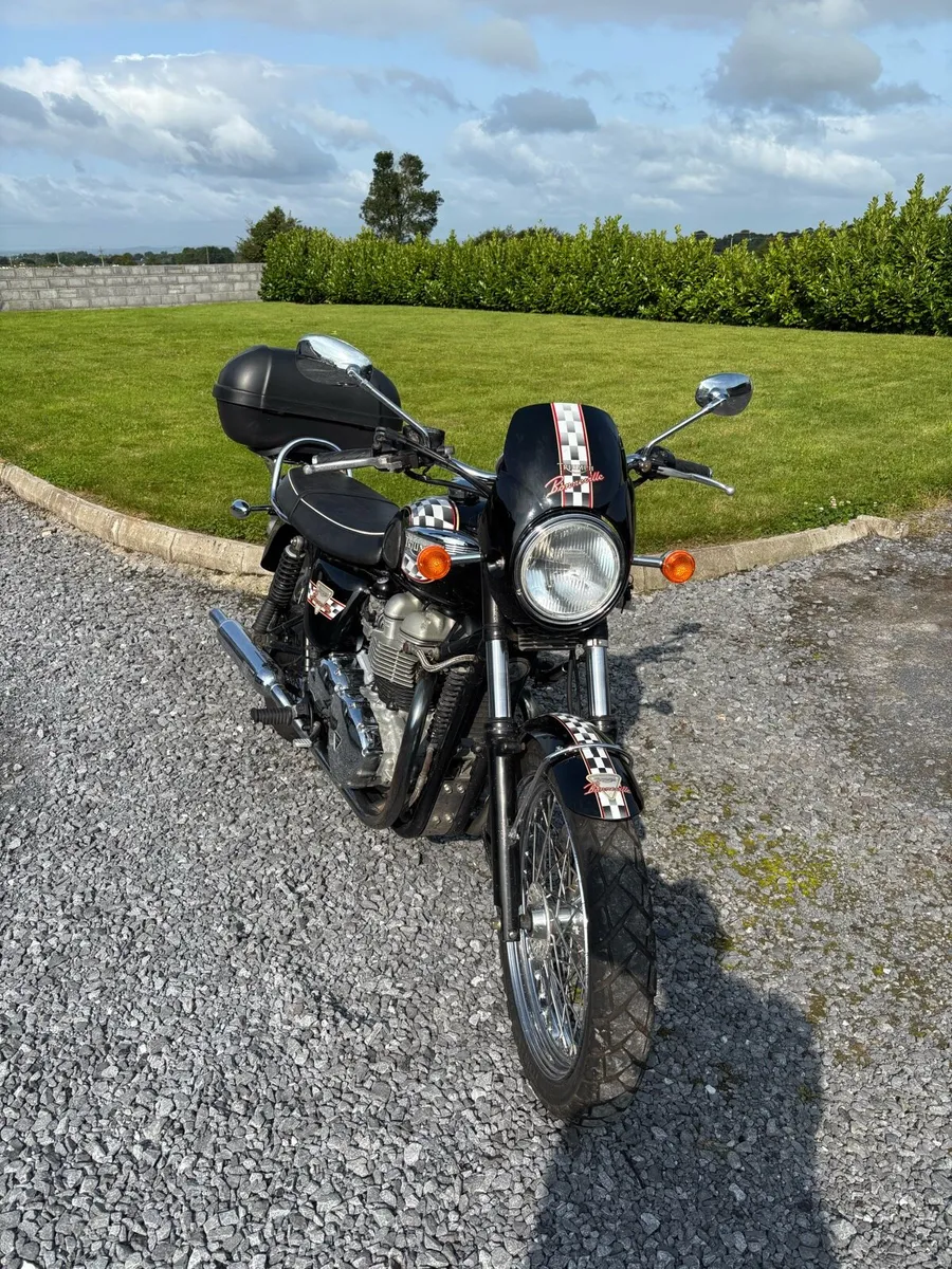 Triumph Bonneville - Image 2