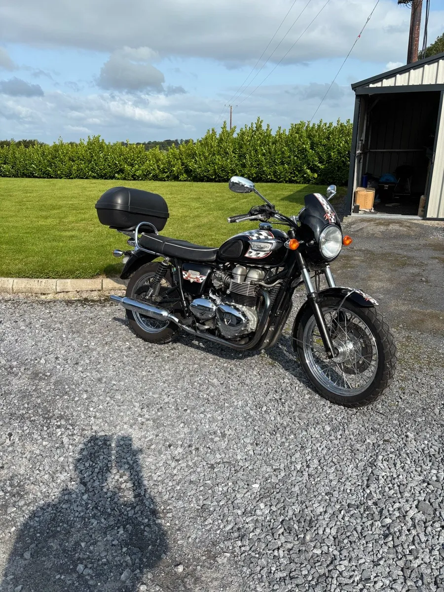 Triumph Bonneville - Image 4