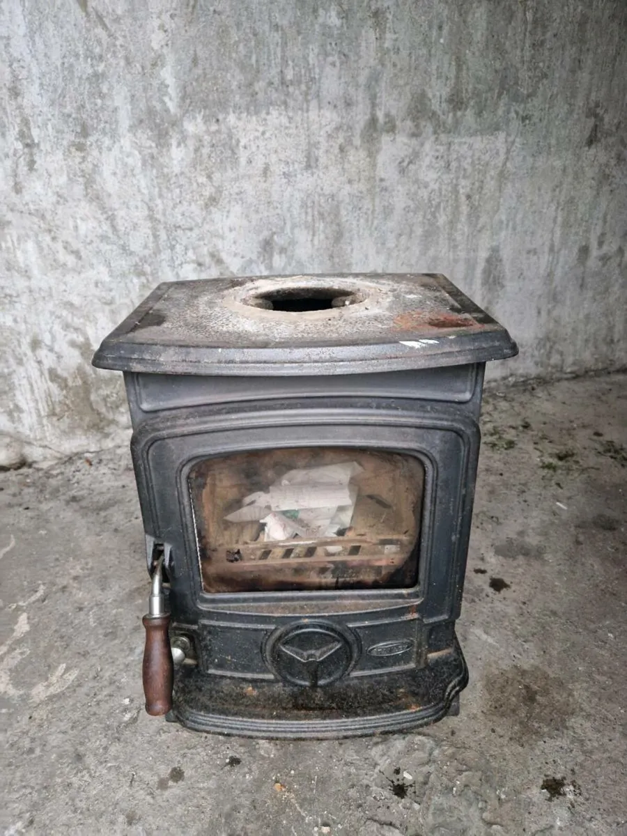 Small Stanley Stove - Image 1