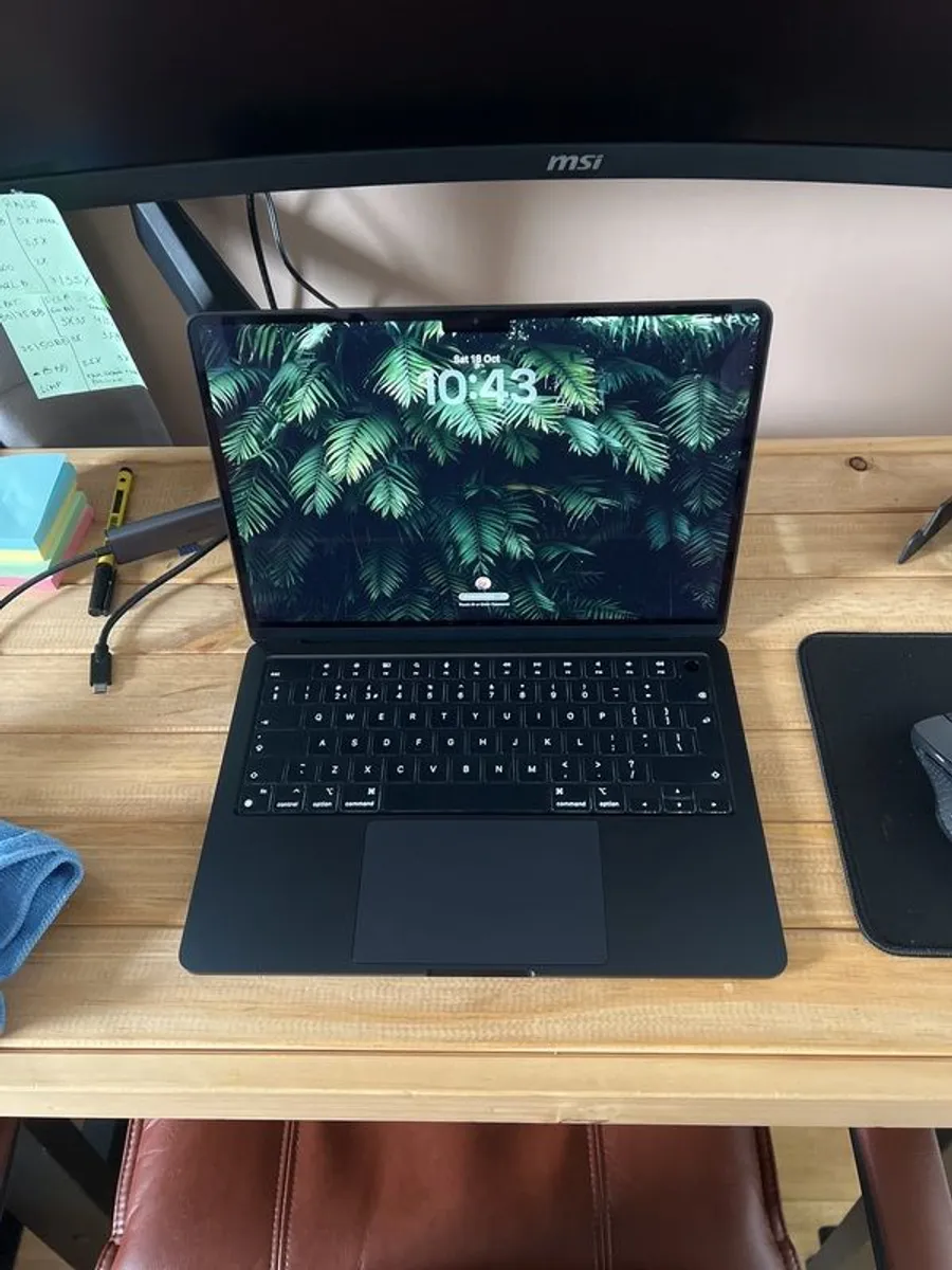MacBook Air 2024 M3 Excellent Condition, Barely Used. - Image 2