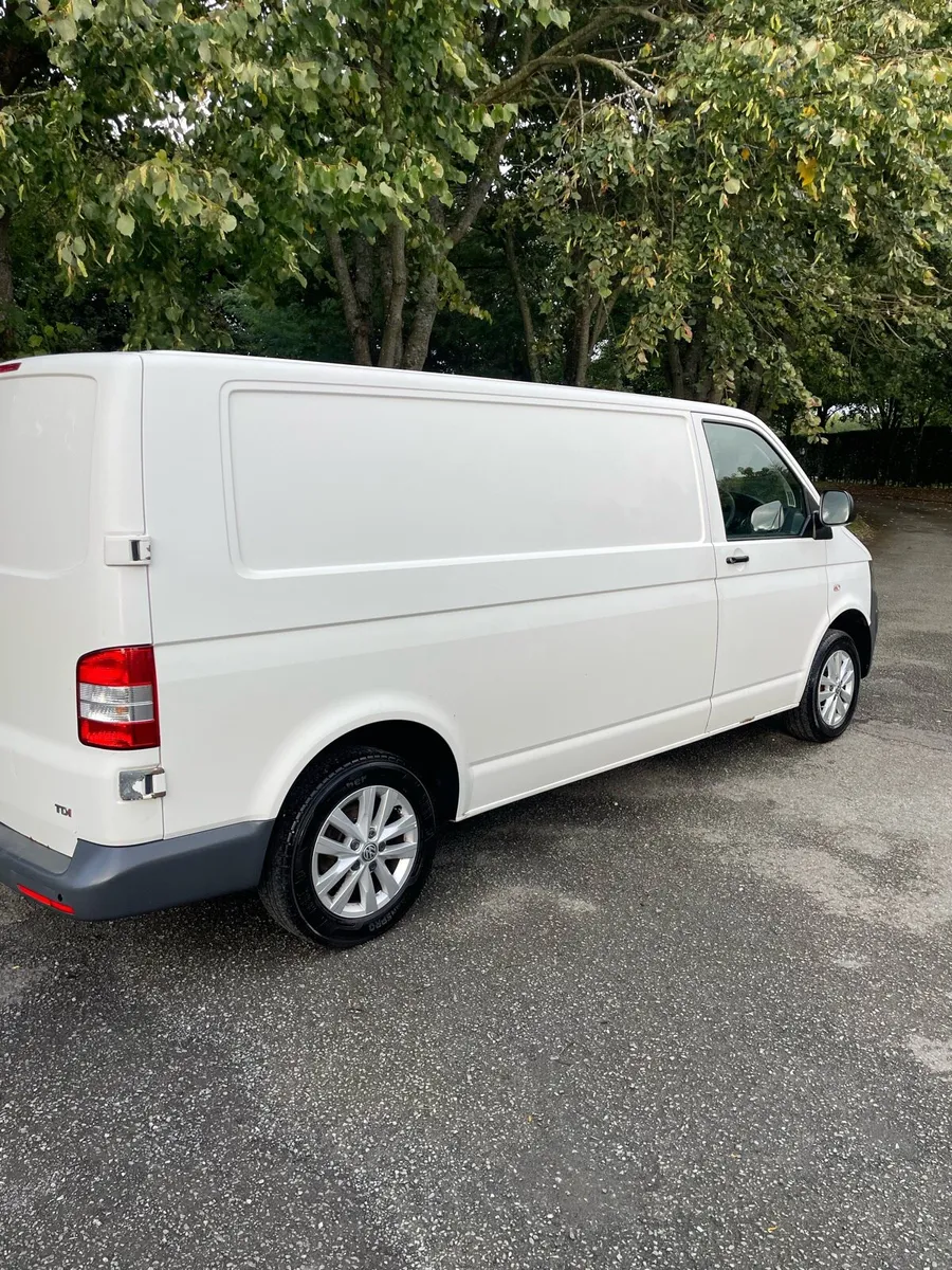 Volkswagen LWB Transporter T5 - Image 2