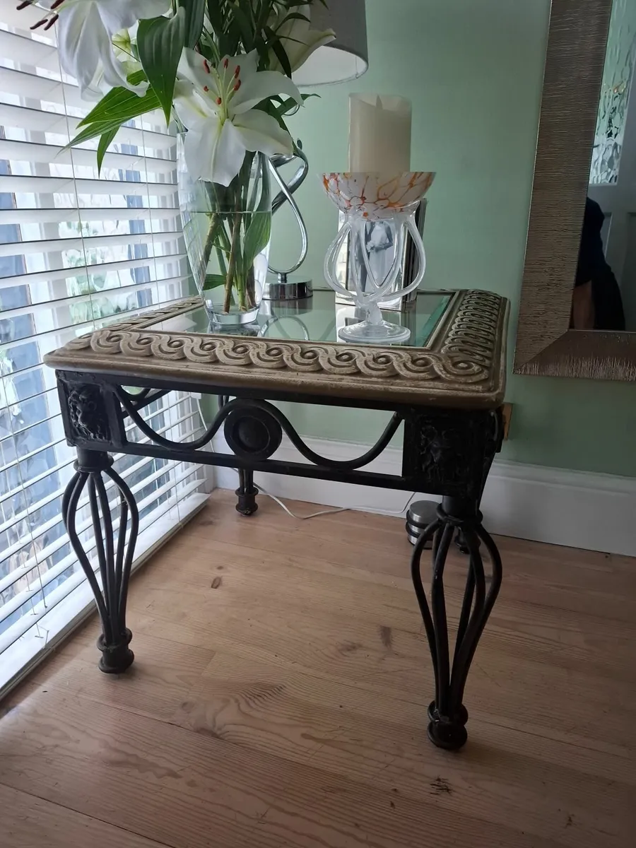 Glass table - Image 2