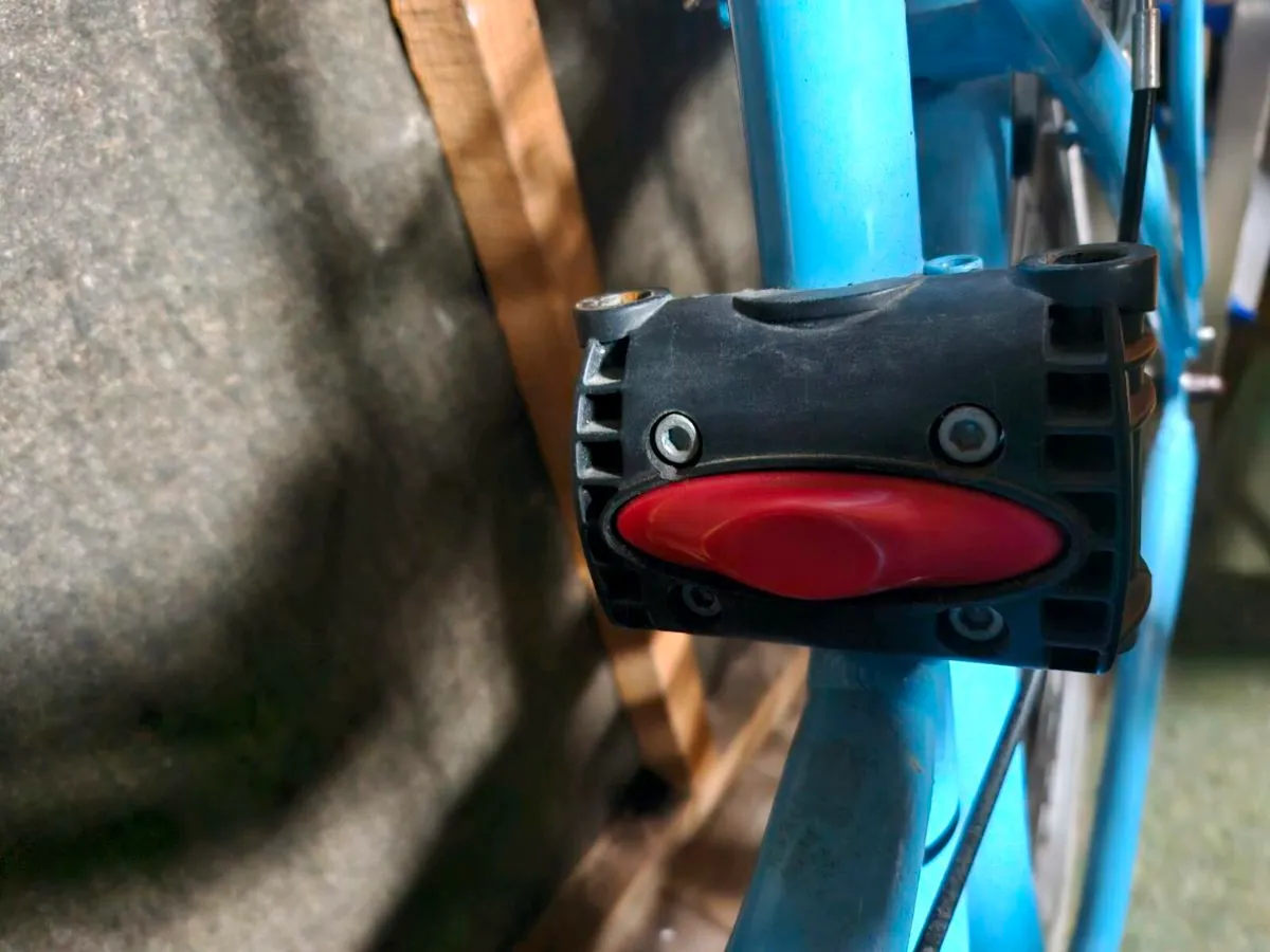 Child's Bike Seat - Guppy - Image 2