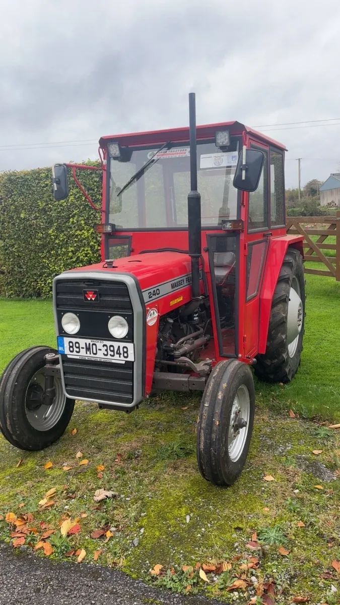 Massey 240 - Image 2