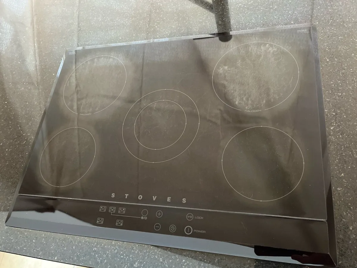 Ceramic 5 ring Halogen cooker hob. - Image 1