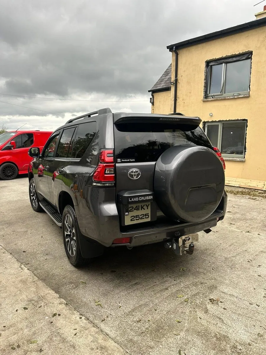 2024 Toyota Landcruiser 7 Seater - Image 3