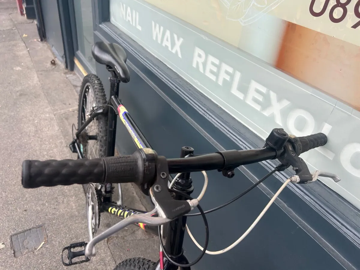 Giant bike ❗️Open 7 days of the week ❗️ - Image 2
