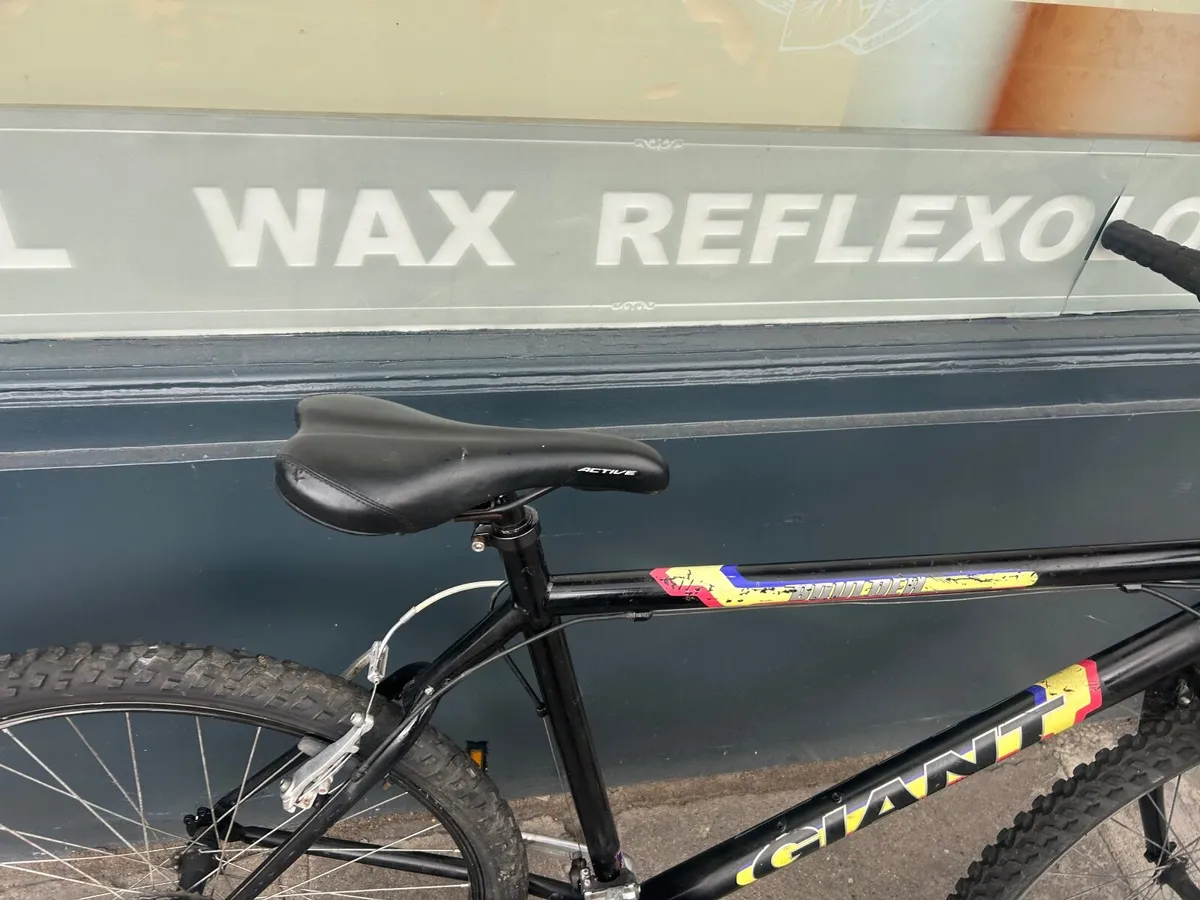 Giant bike ❗️Open 7 days of the week ❗️ - Image 3