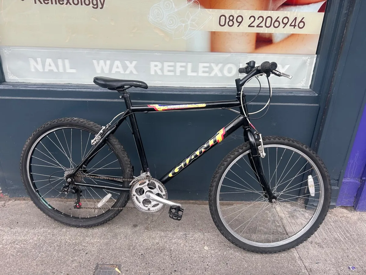 Giant bike ❗️Open 7 days of the week ❗️ - Image 1