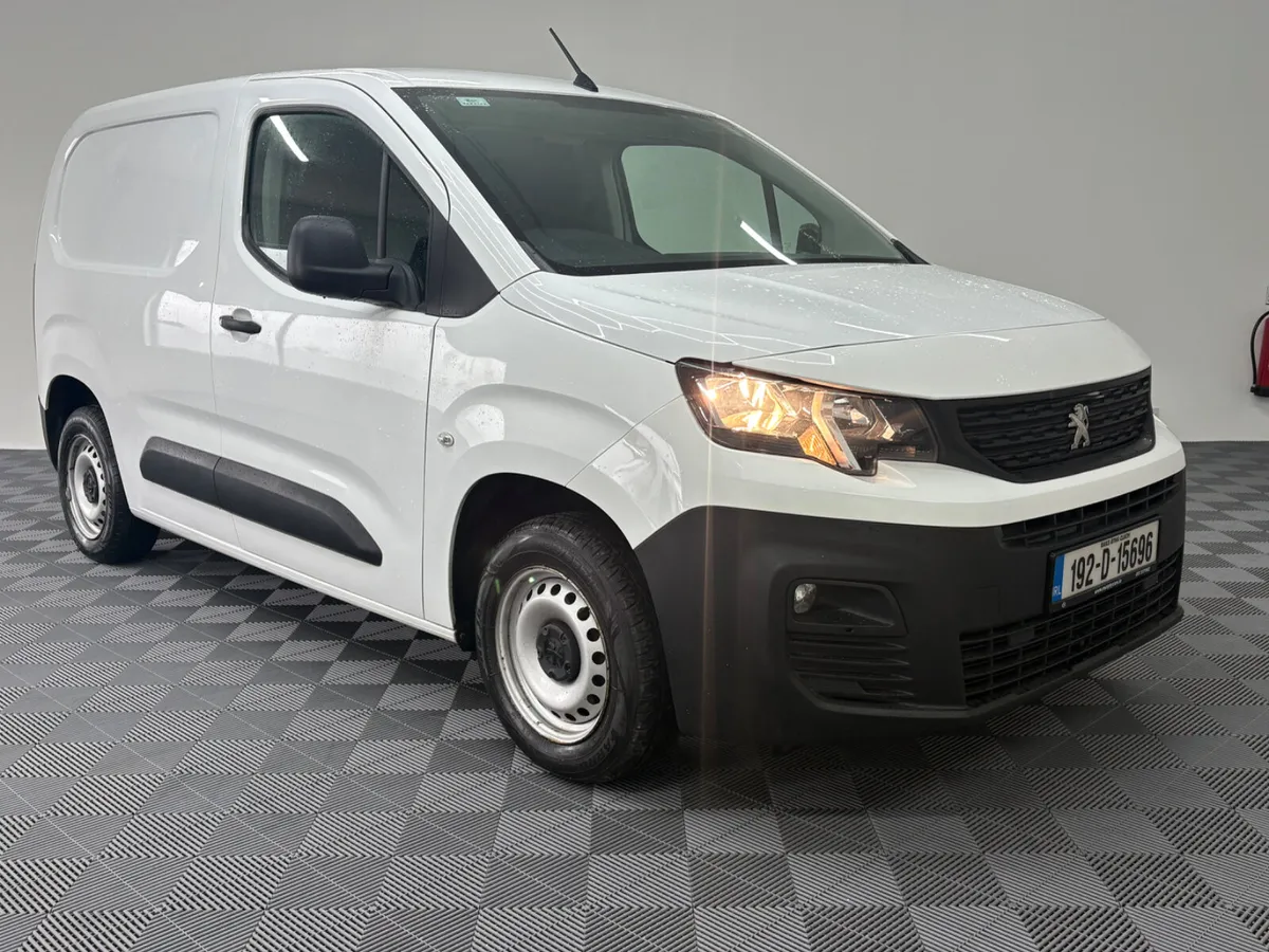 2019 Peugeot Partner 1.5 3 seat - Image 1