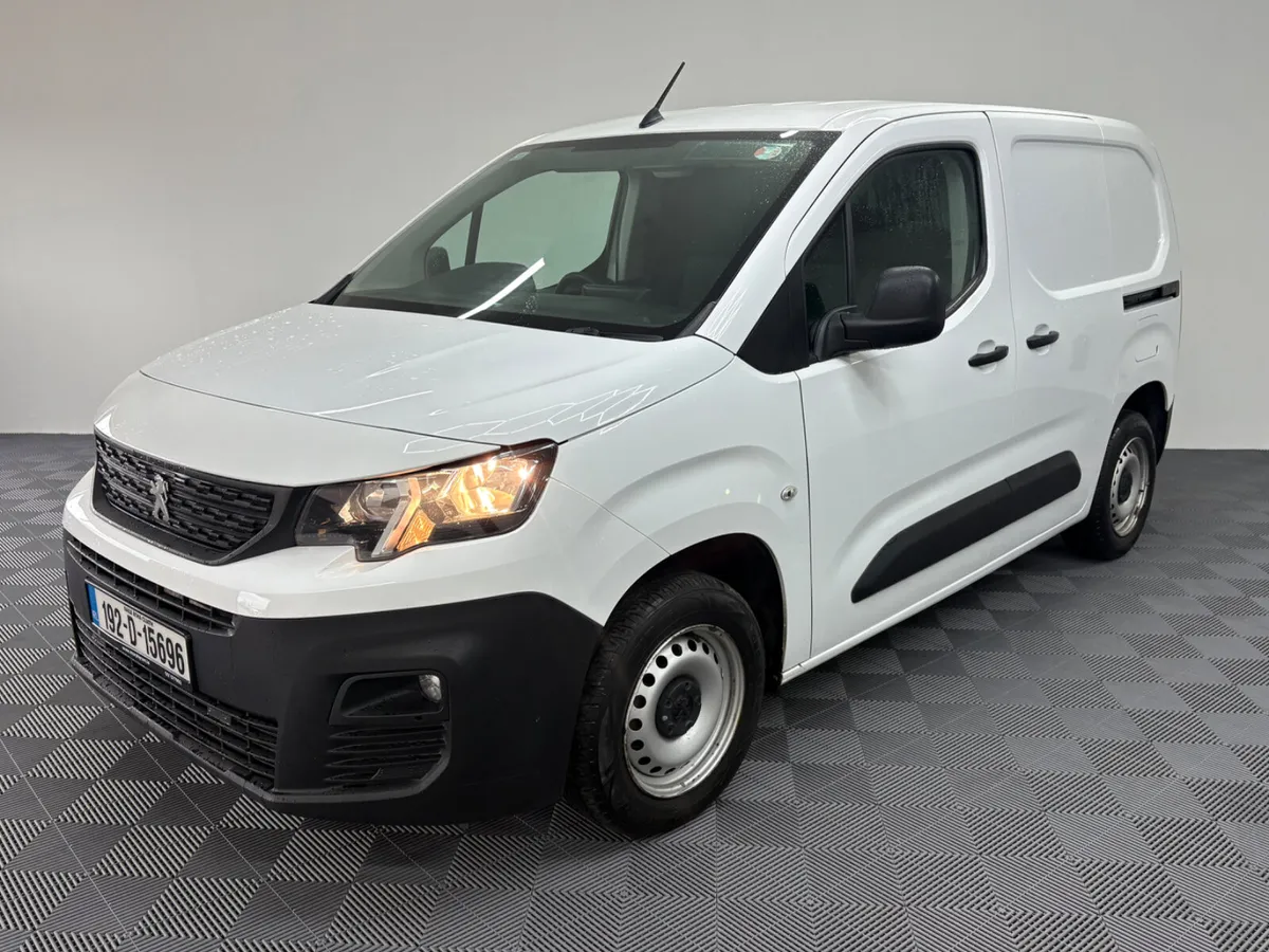 2019 Peugeot Partner 1.5 3 seat - Image 4