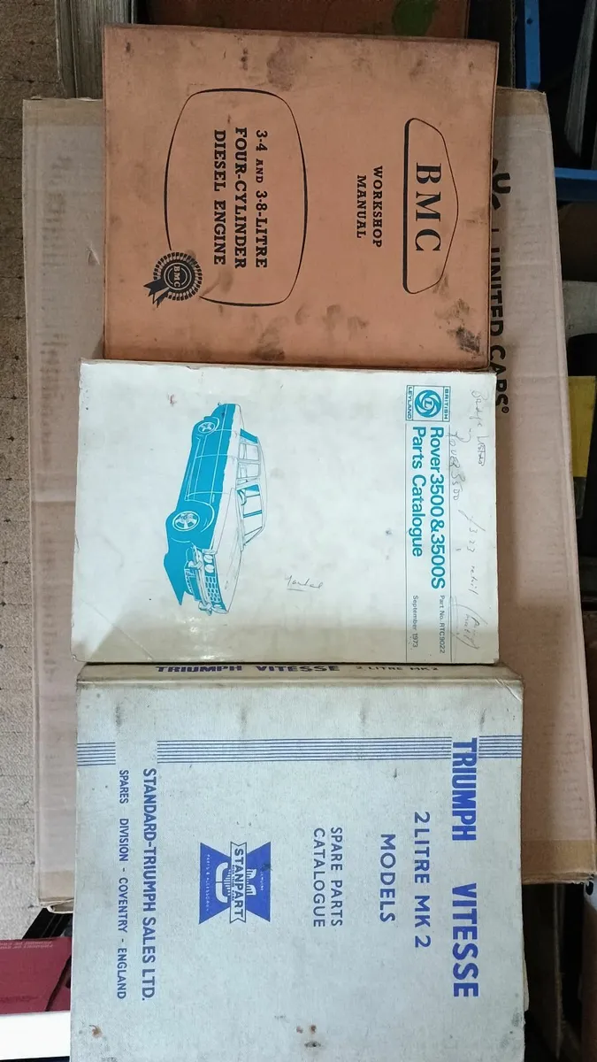 Large collection of vintage manuals - Image 4