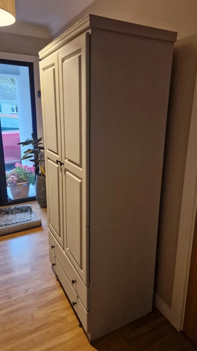 Wardrobe - Image 2