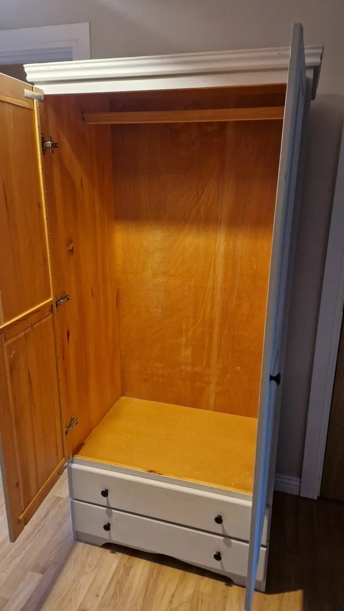 Wardrobe - Image 3