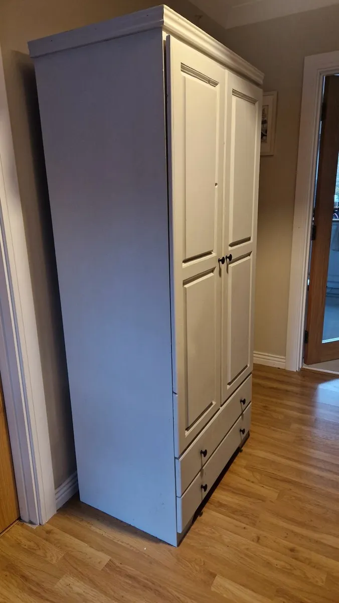 Wardrobe - Image 4