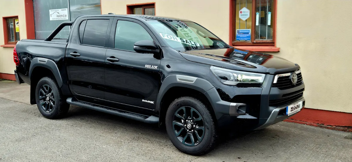 Toyota Hilux 2025 2.8 AUTO INVINCIBLE X 201BHP - Image 4