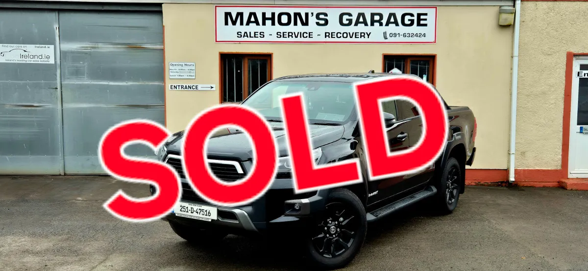 Toyota Hilux Invincible X Auto 2025 - Image 1