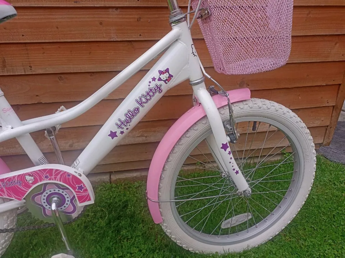 Hello kitty bike size 20 inch wheels. - Image 4