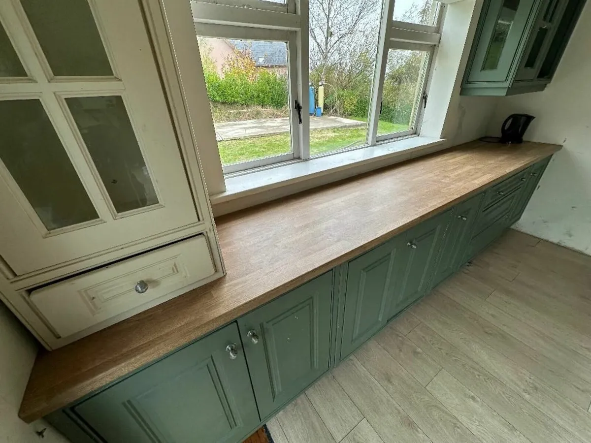 Kitchen units and counter tops - Image 2