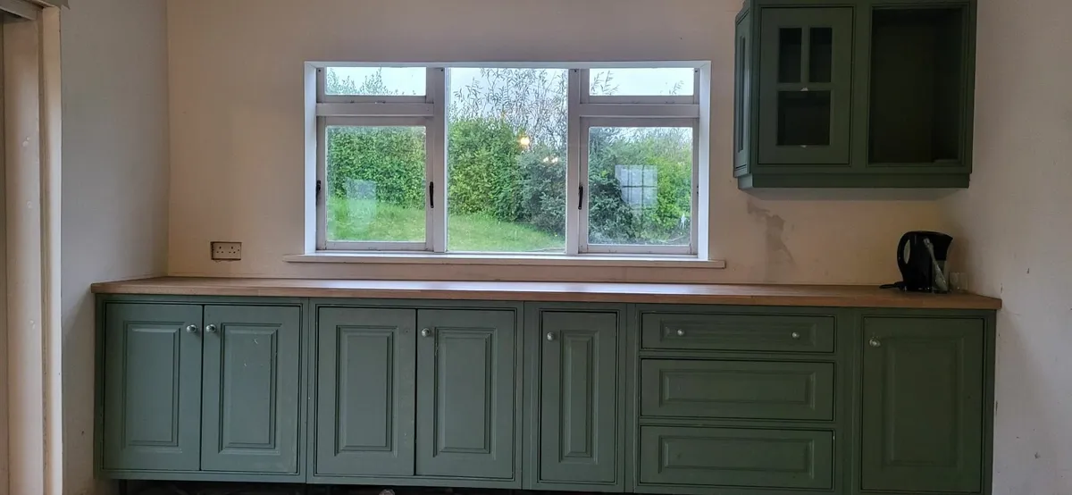 Kitchen units and counter tops - Image 3
