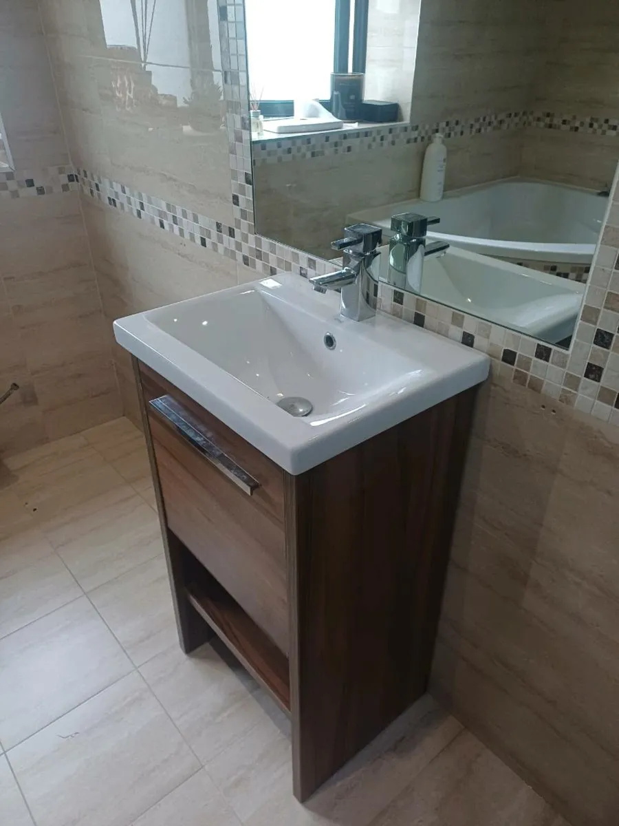 Bathroom sink and taps with cabinet - Image 2