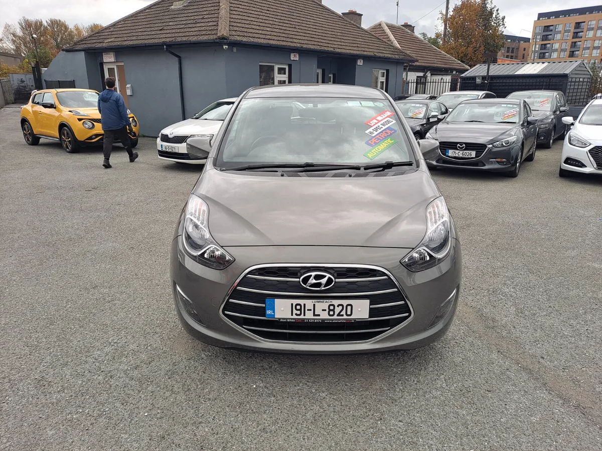 Hyundai ix202019 LOW MILEAGE DELUXE 5DR AUTO - Image 3