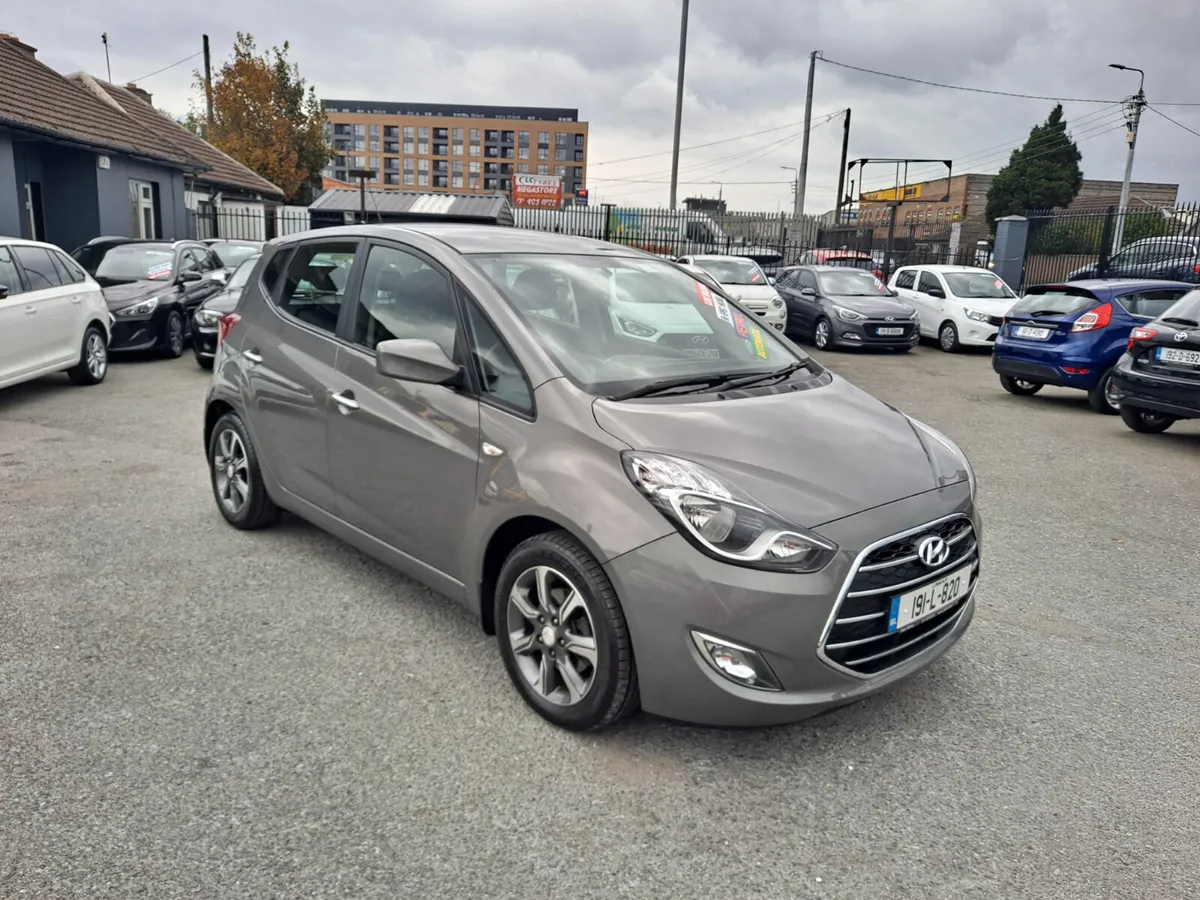Hyundai ix202019 LOW MILEAGE DELUXE 5DR AUTO - Image 1
