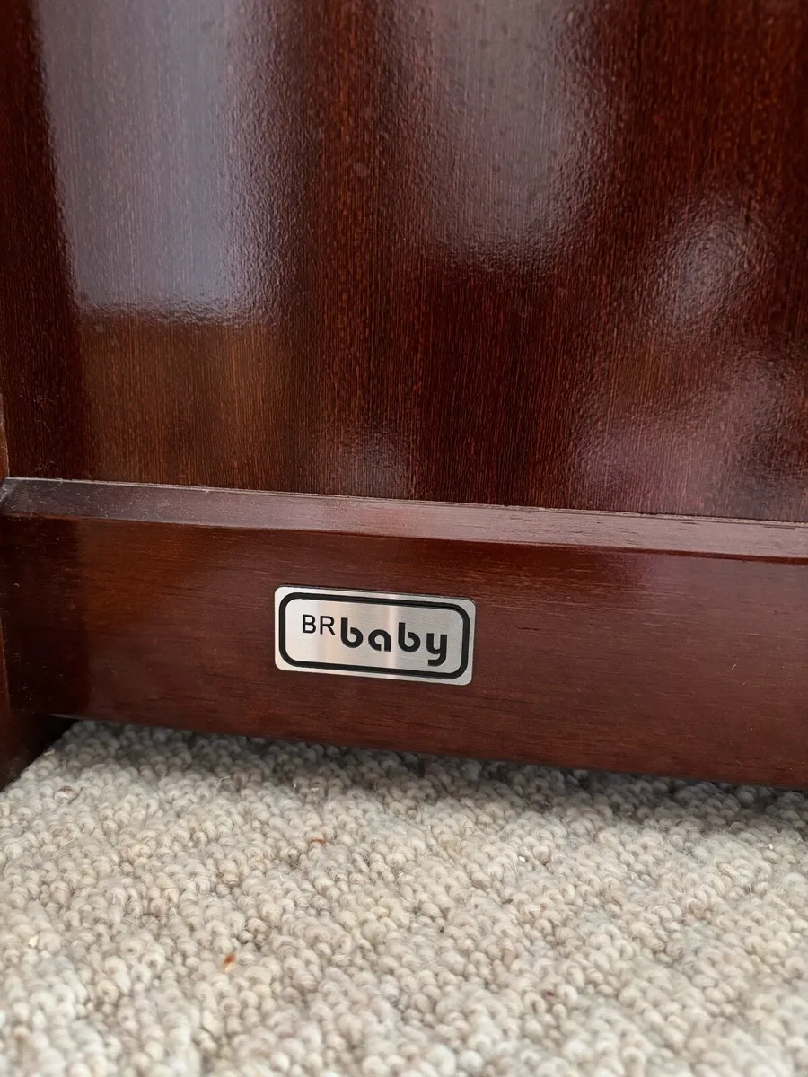 BR Baby Oslo Sleigh Cot Bed & changing unit - Image 4