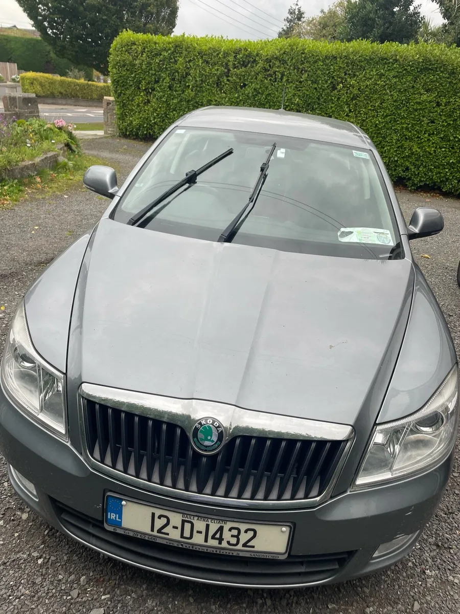 Skoda Octavia 2012 low miles km - Image 2