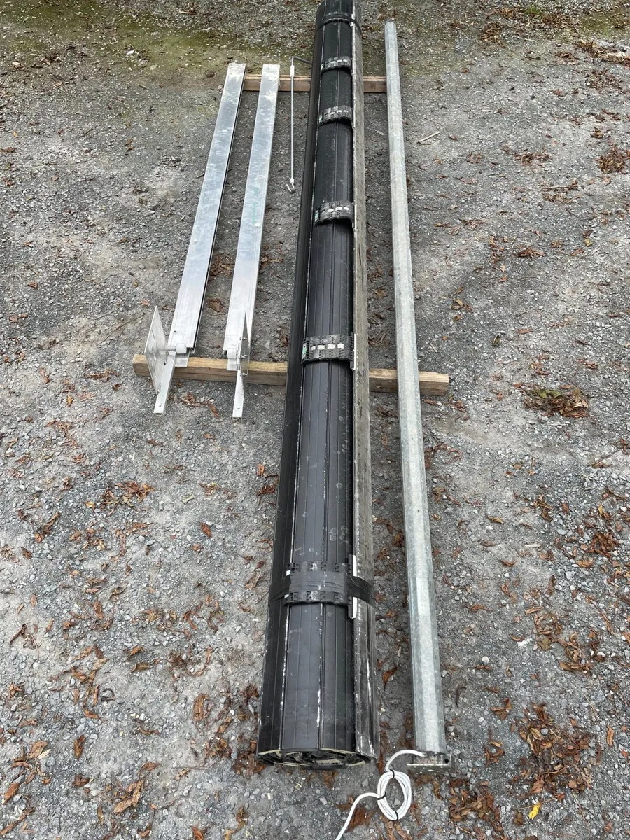 Insulated roller door - Image 1