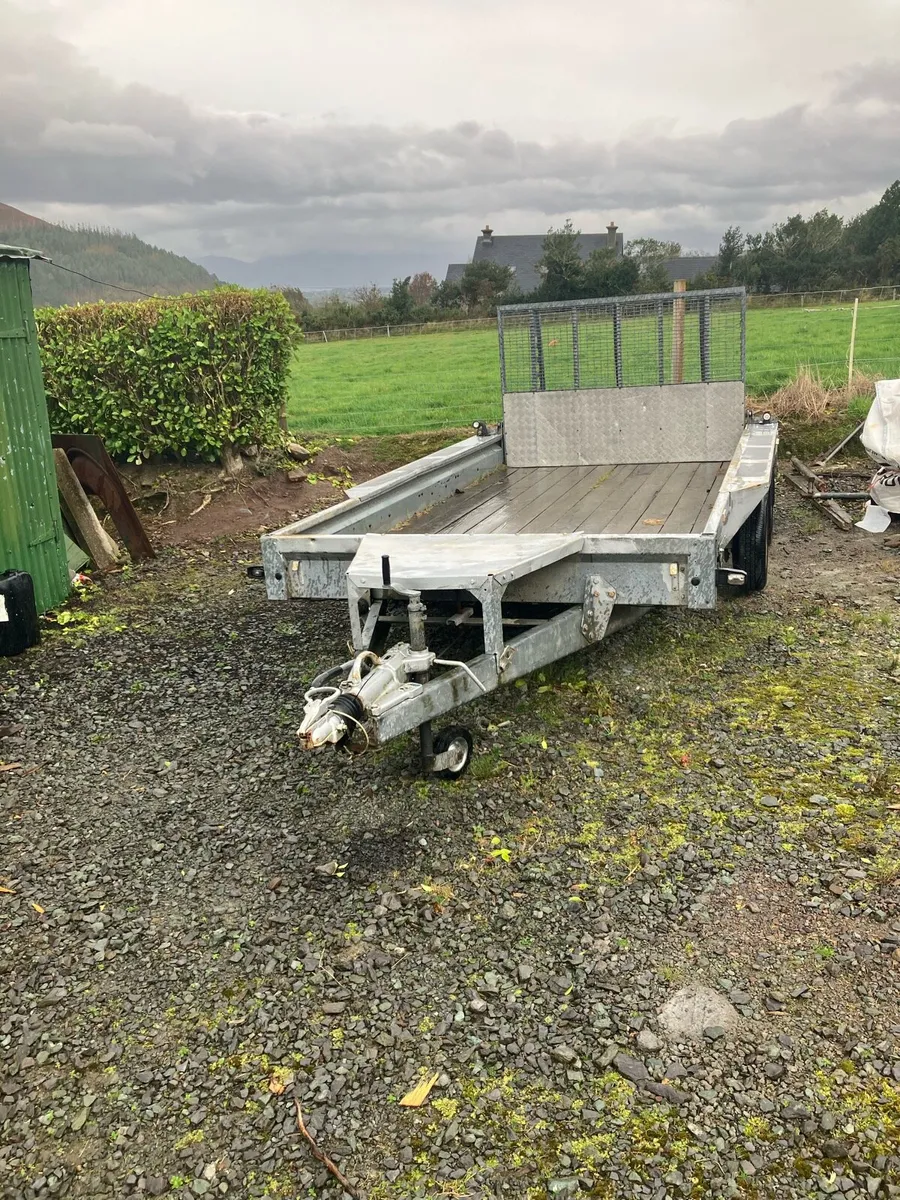 Trailer - Image 1