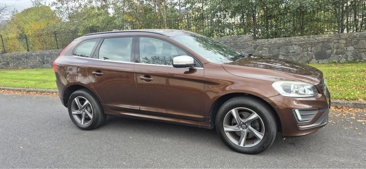 14 Volvo XC60 R Design NCTd and Taxed - Image 4