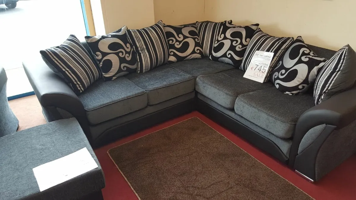 Corner sofa - Image 1