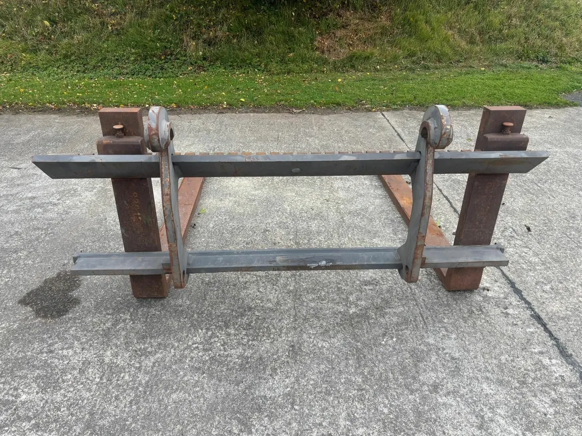 Volvo Pallet Forks - Image 2