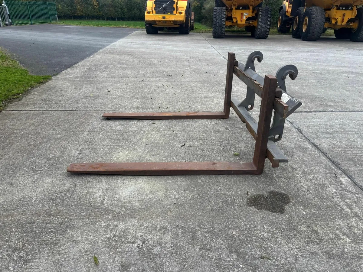 Volvo Pallet Forks - Image 3
