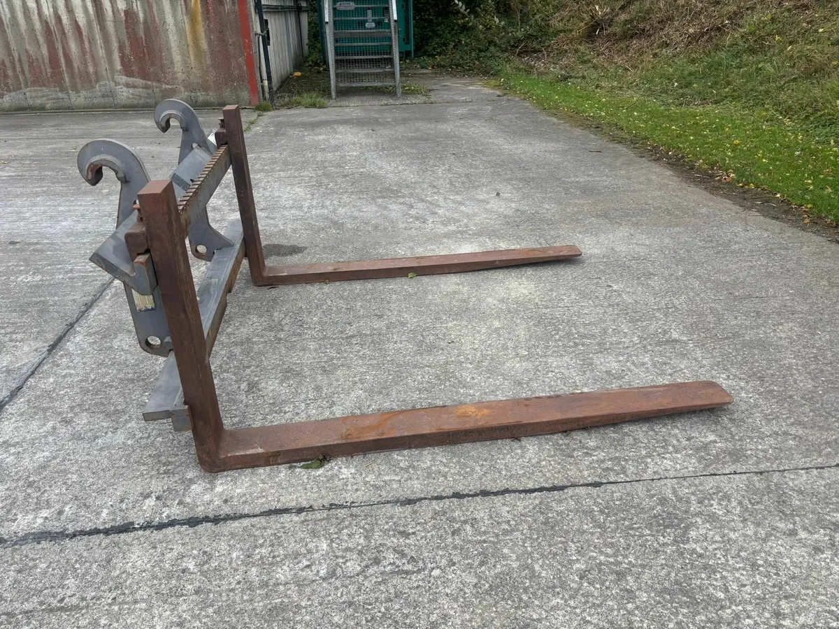 Volvo Pallet Forks - Image 4