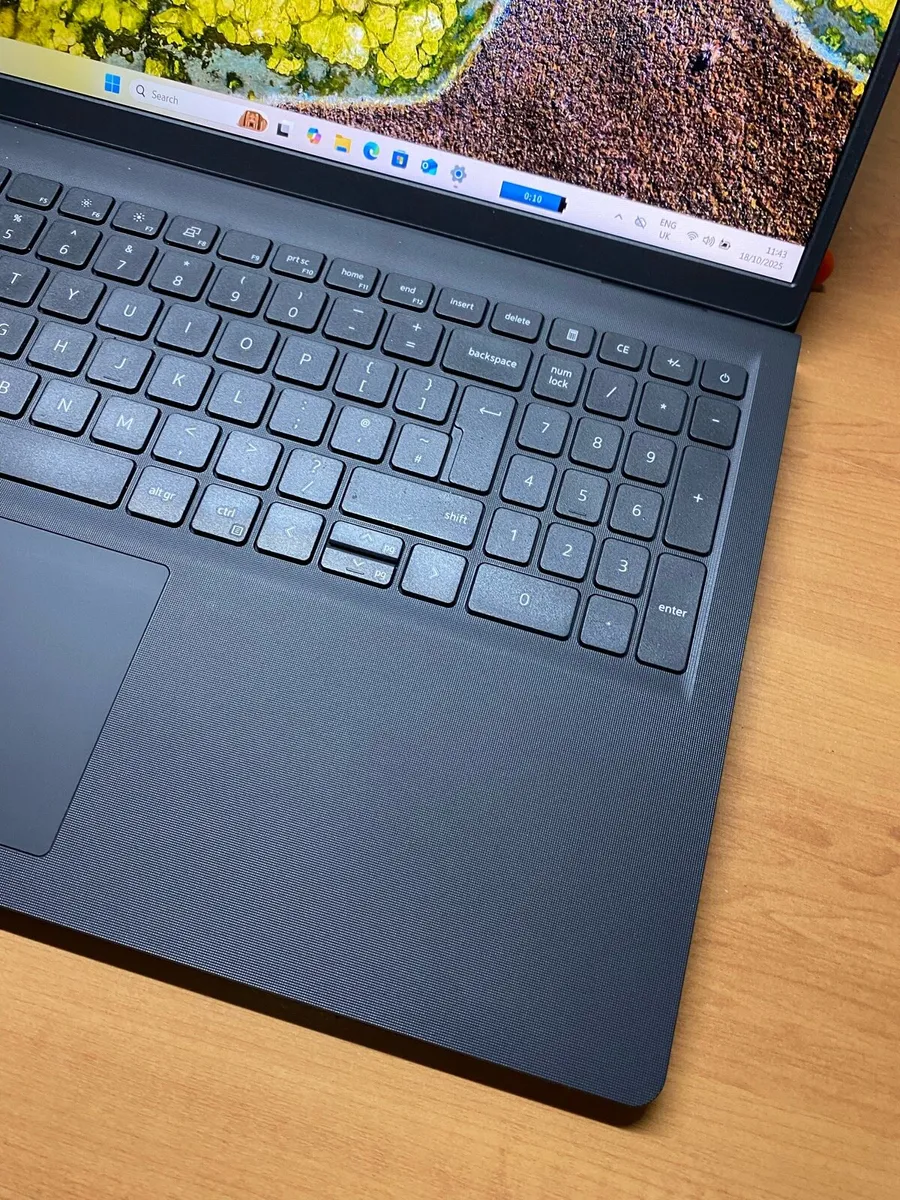Dell laptop i5 pro 12gen 16-256 win 11 p - Image 2