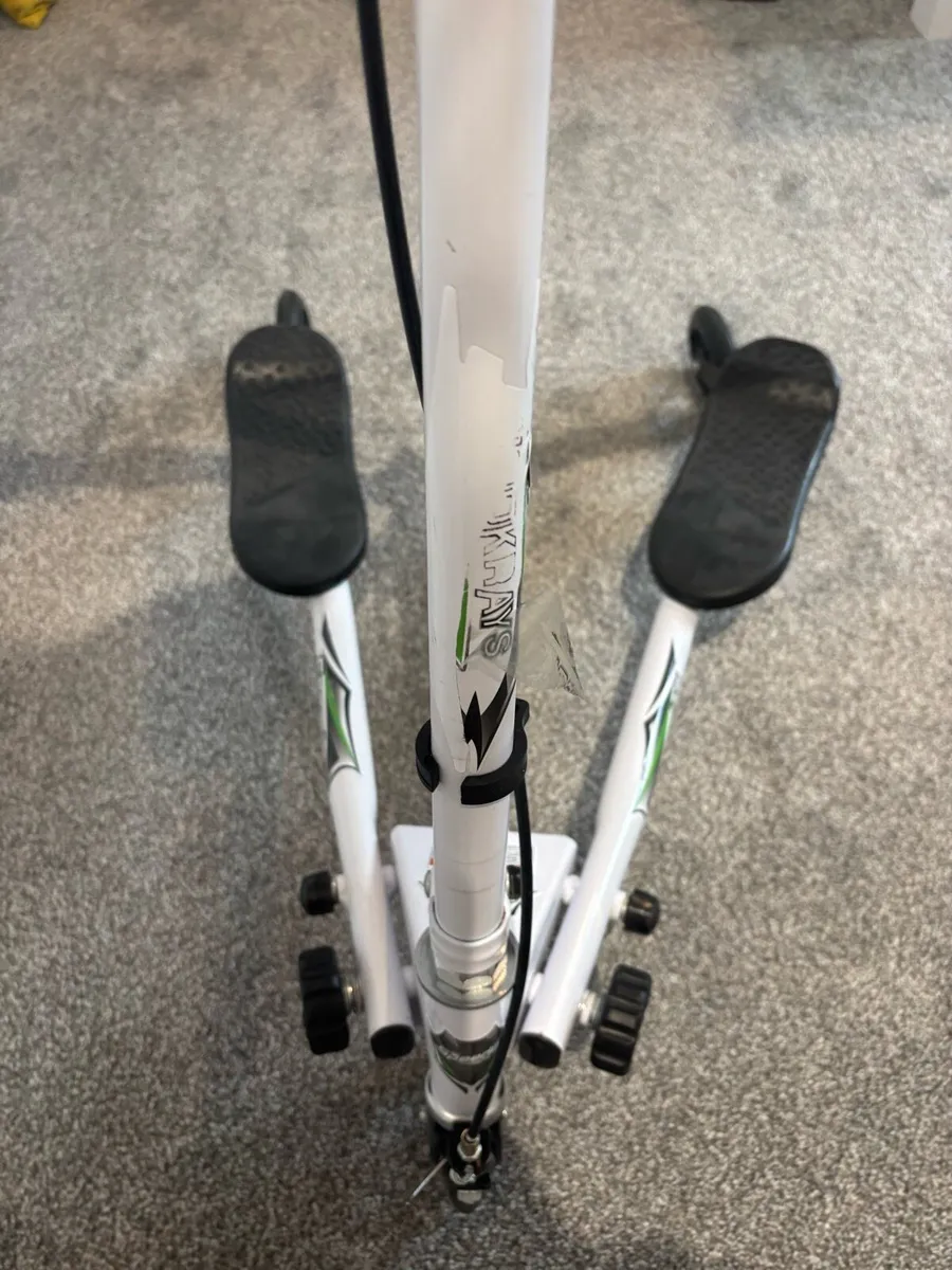 Flicker & 2 wheel scooter - Image 3