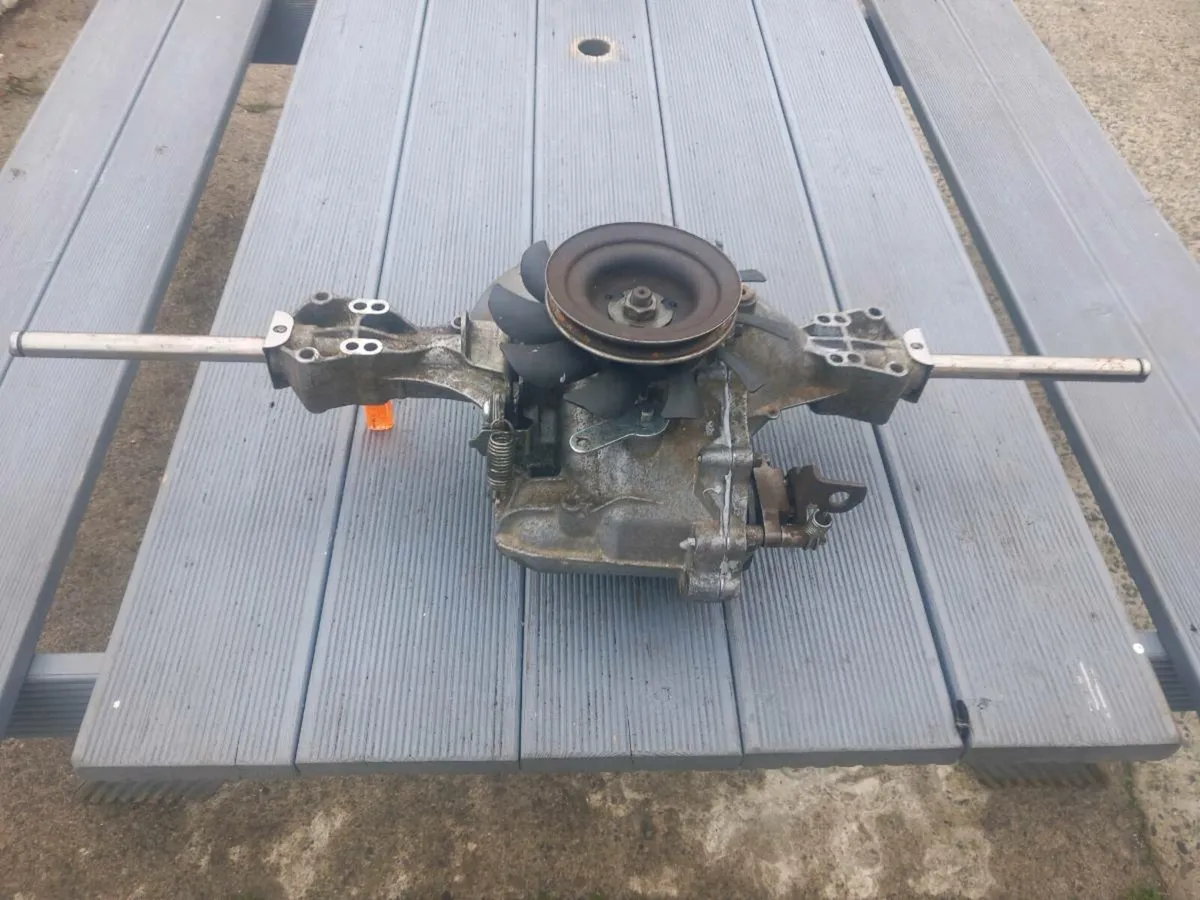 Castlegarden hydrostatic transmission for sale - Image 1