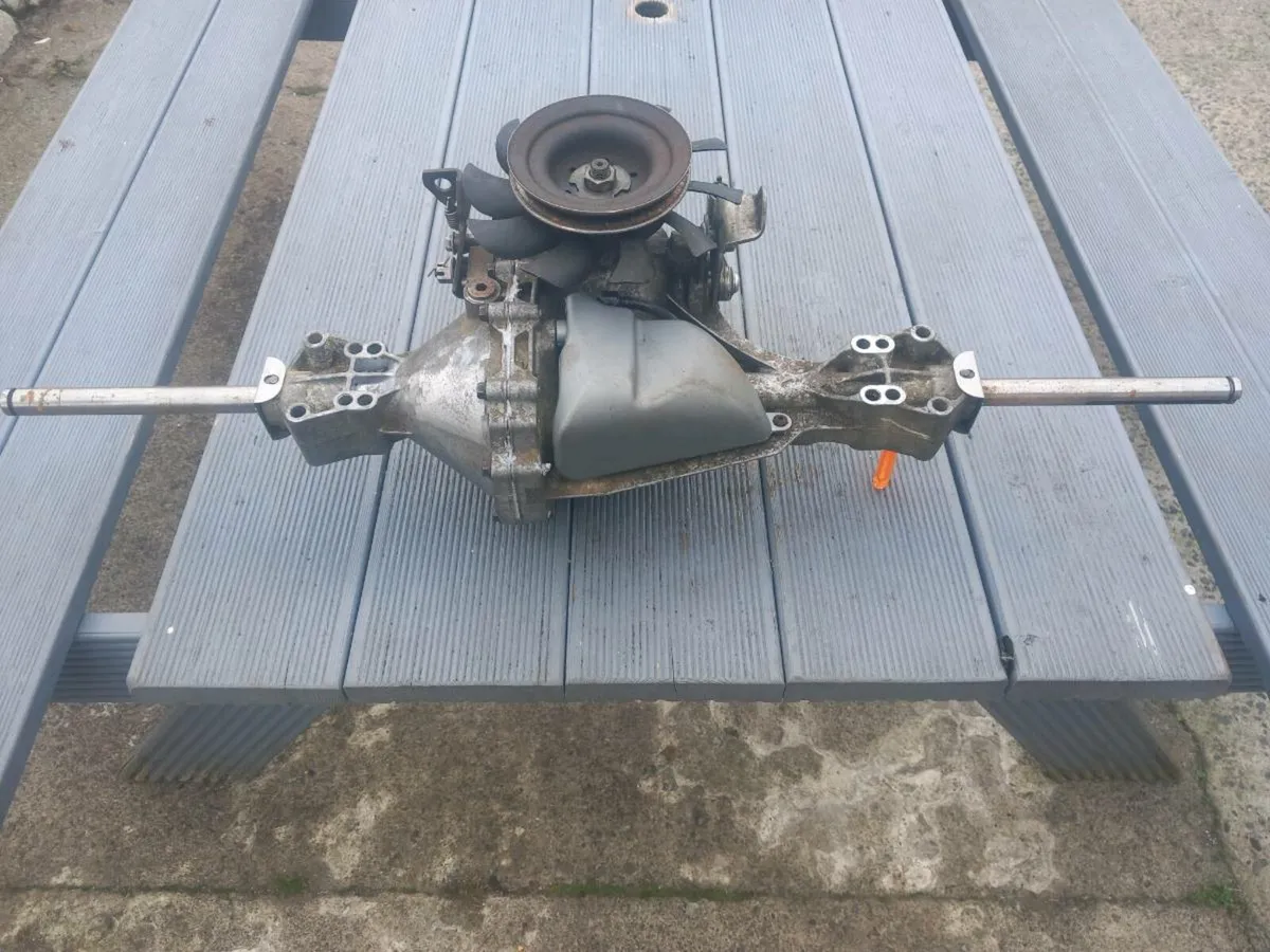 Castlegarden hydrostatic transmission for sale - Image 3