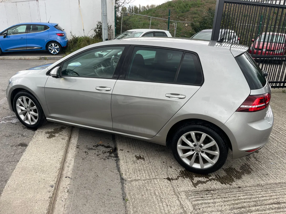 VOLKSWAGEN GOLF 2017, 1.2 TSI 5DR AUTOMATIC LOW KM - Image 4