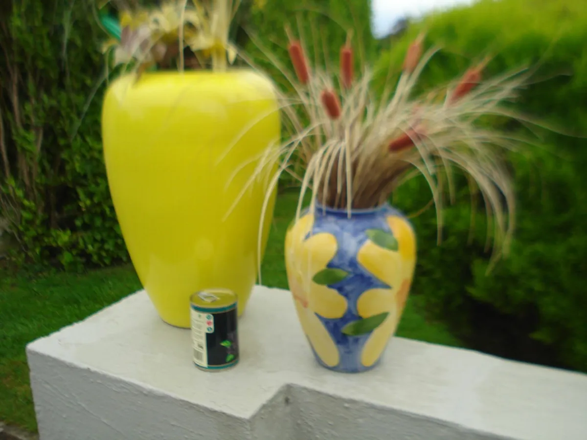 LARGE & MEDIUM GLAZED VASES. - Image 1