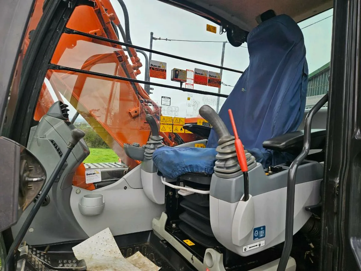 Hitachi 130-5 year:2016 - Image 4