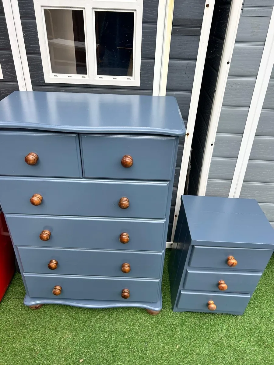 Bedroom set - Image 1