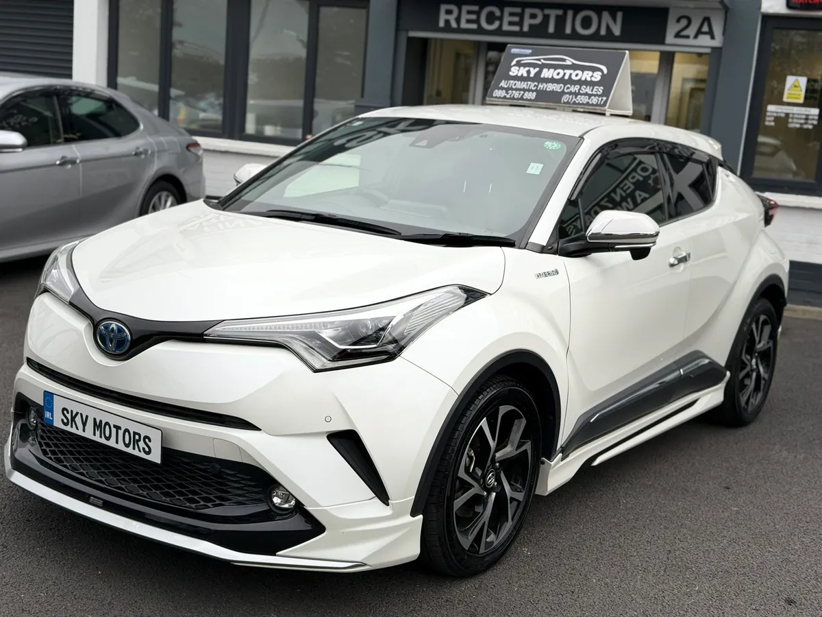 2018 Toyota C-HR  1.8 Hybrid automatic,Top Specs - Image 3