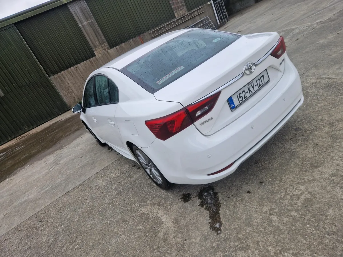Toyota Avensis 2.0 D-4d Luna Sedan - Image 3