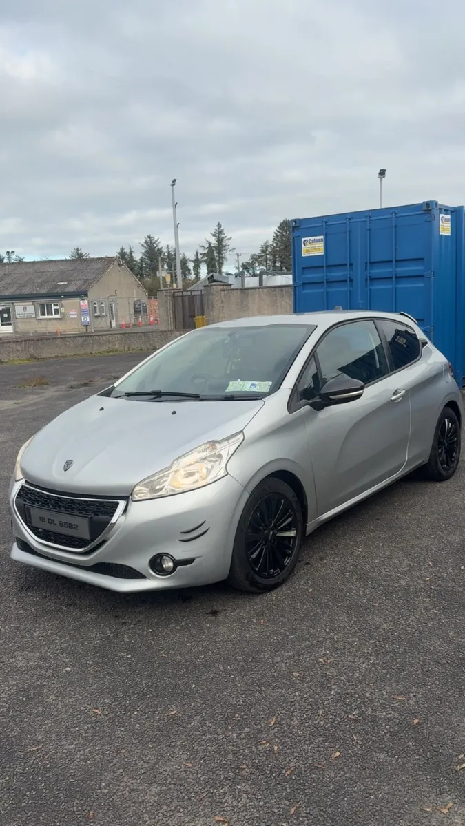 Peugeot 208 - Image 4