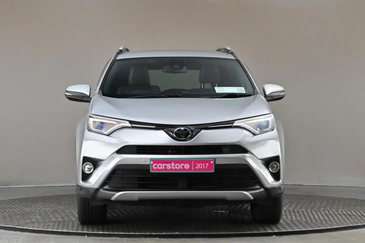 Toyota Rav4 2.0 D4D Excel TSS 4X2  full Leather - Image 2