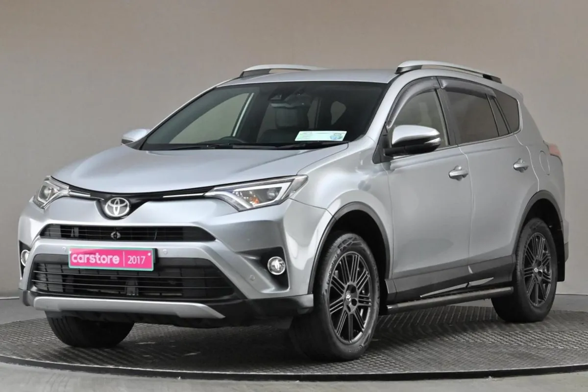 Toyota Rav4 2.0 D4D Excel TSS 4X2  full Leather - Image 3